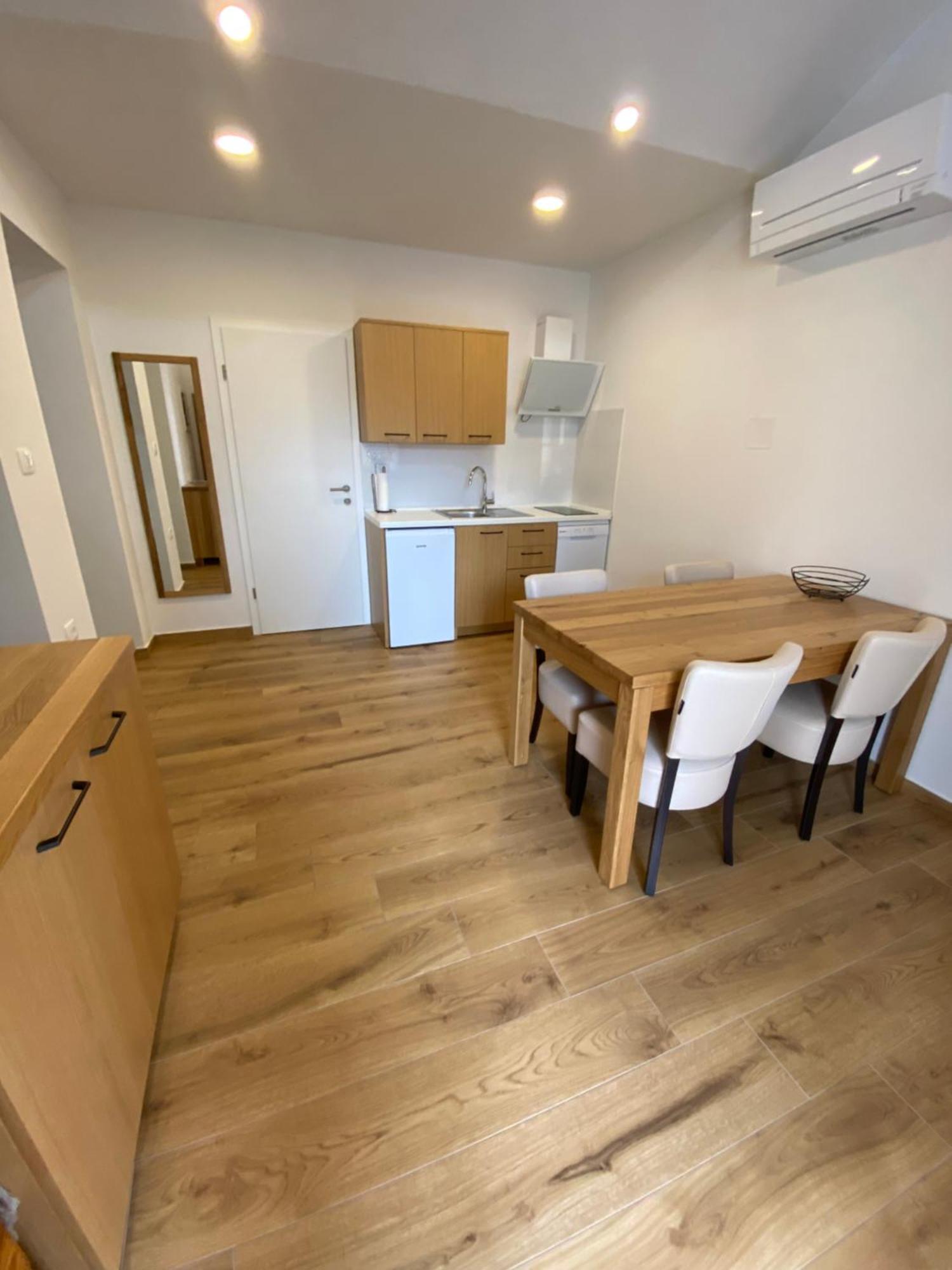 Отель G House Dutovlje Экстерьер фото